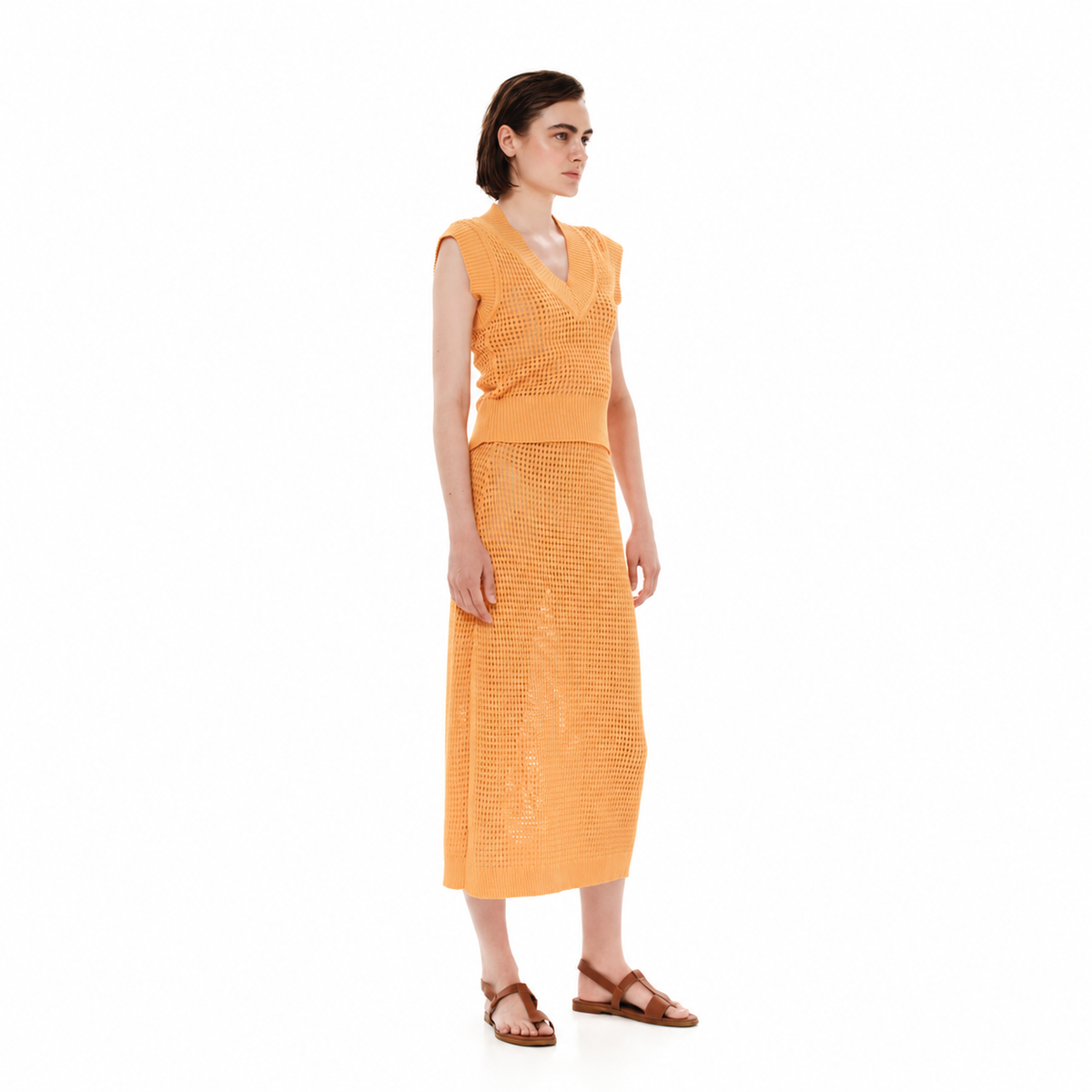 Sleeveless Knitted Top – Connection
