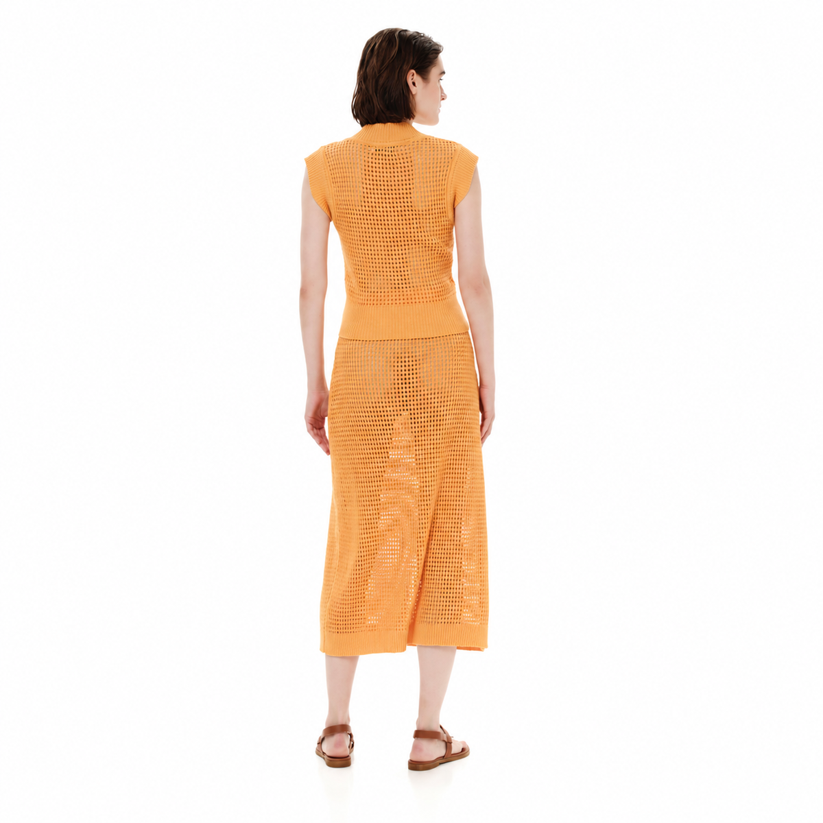 Sleeveless Knitted Top – Connection