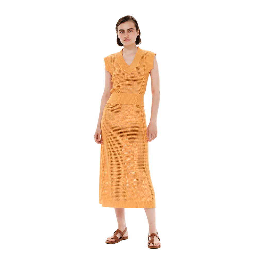 Sleeveless Knitted Top – Connection
