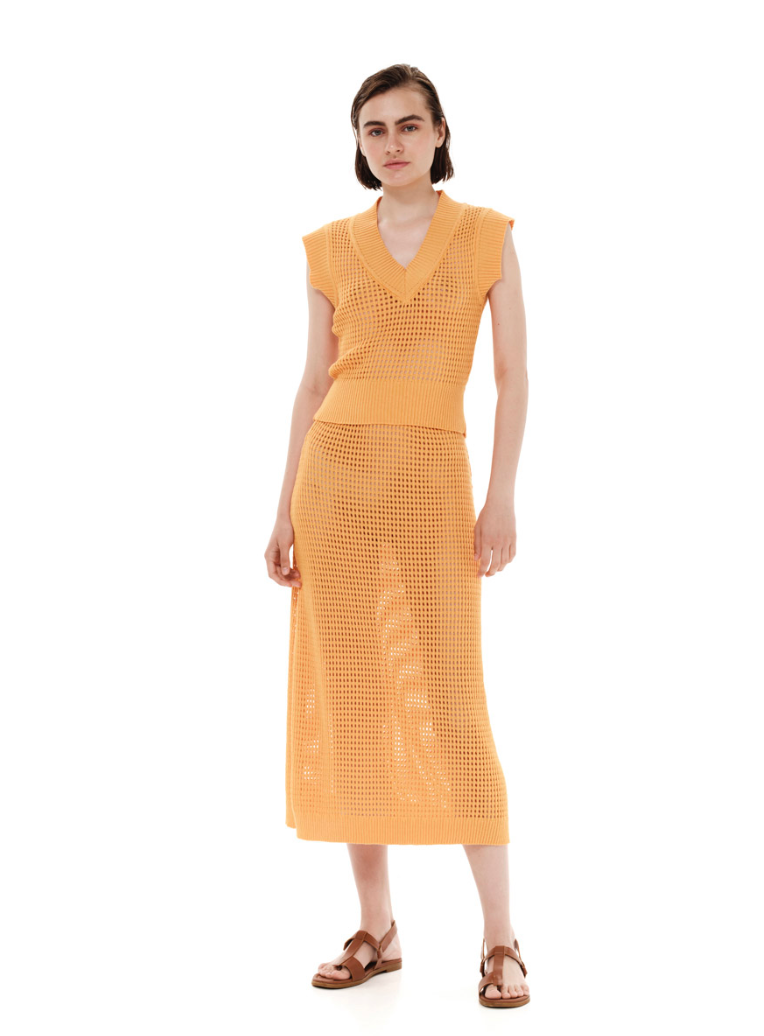 Sleeveless Knitted Top – Connection