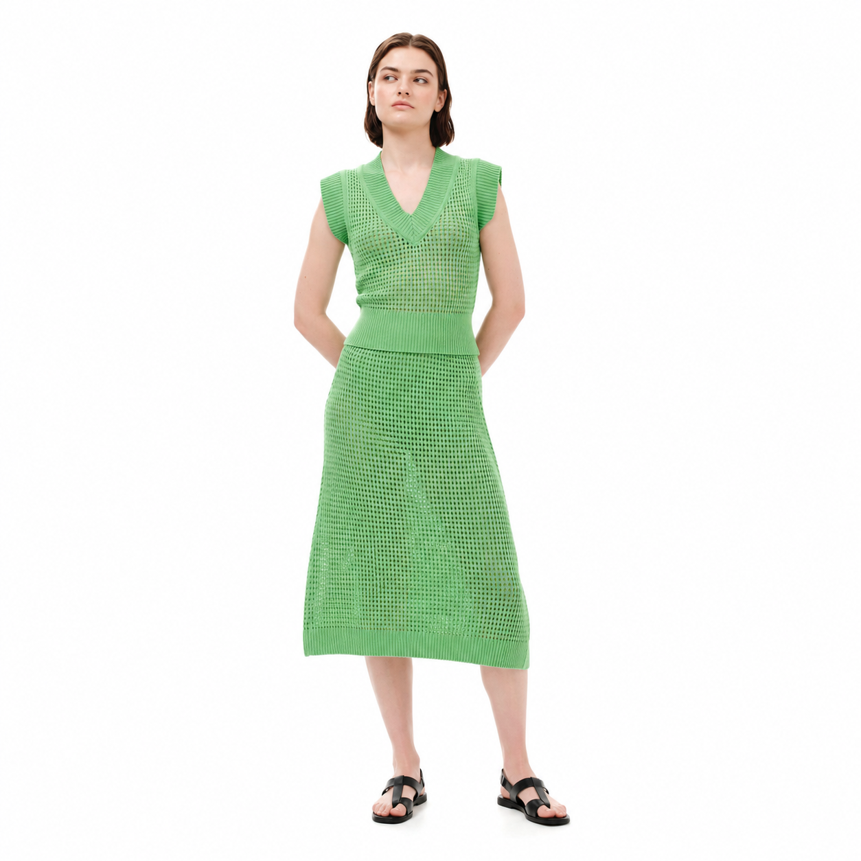 Sleeveless Knitted Top – Connection