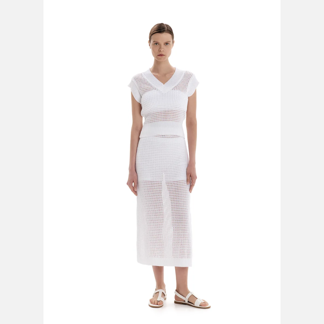 Sleeveless Knitted Top – Connection